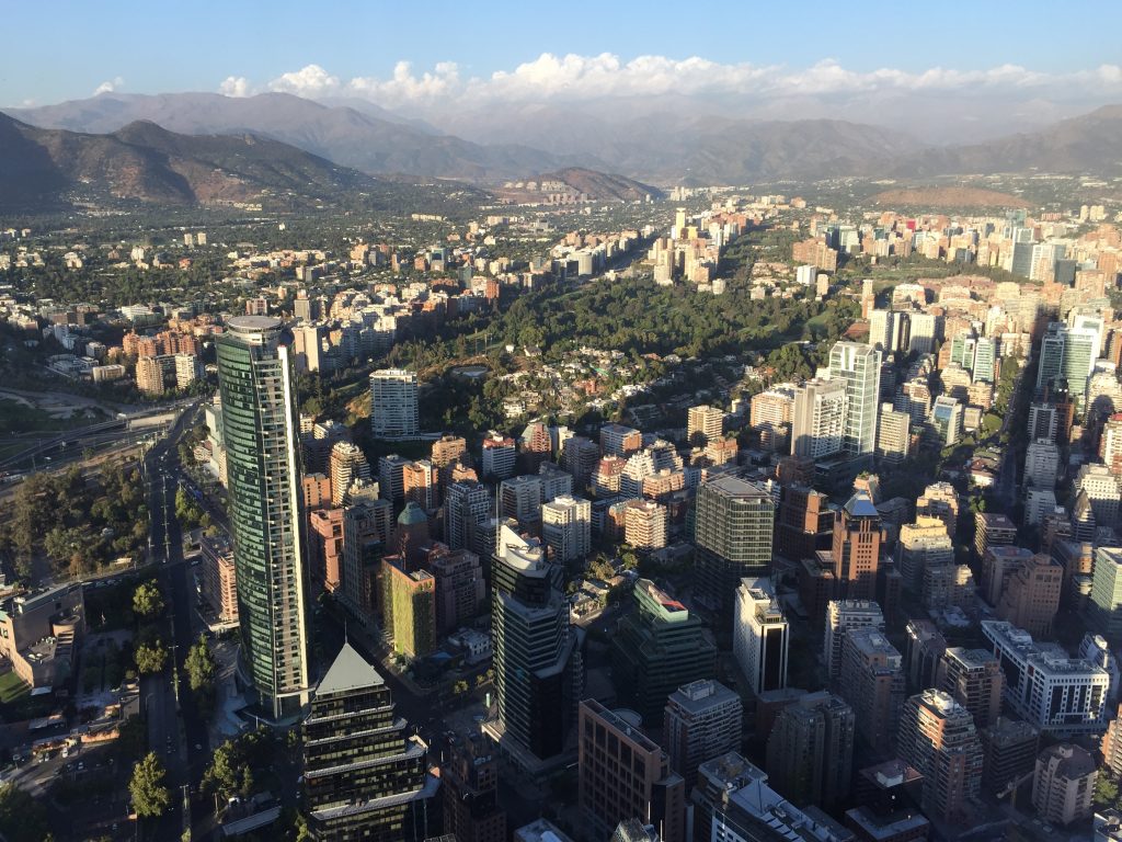 vista da cidade de Santiago a partir do Sky Costanera